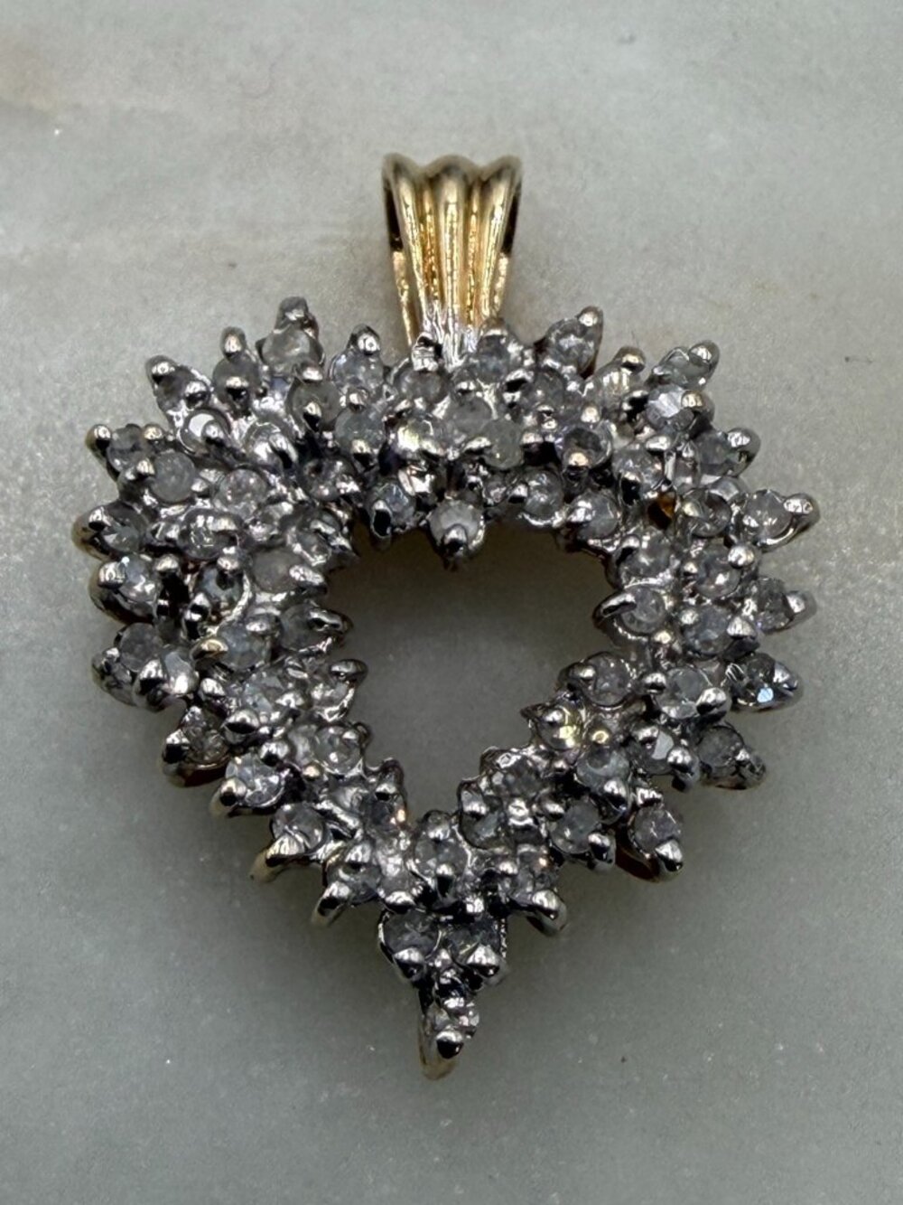Stunning 10K Yellow Gold Diamond Heart Pendant 3.9g - Pavé Real Diamonds - Picture 2 of 8